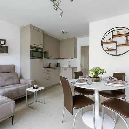 Huswell - Spacious & Light With Double Terrace Apartament