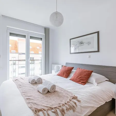 Casiola - Spacious & Light With Double Terrace Lejlighed *