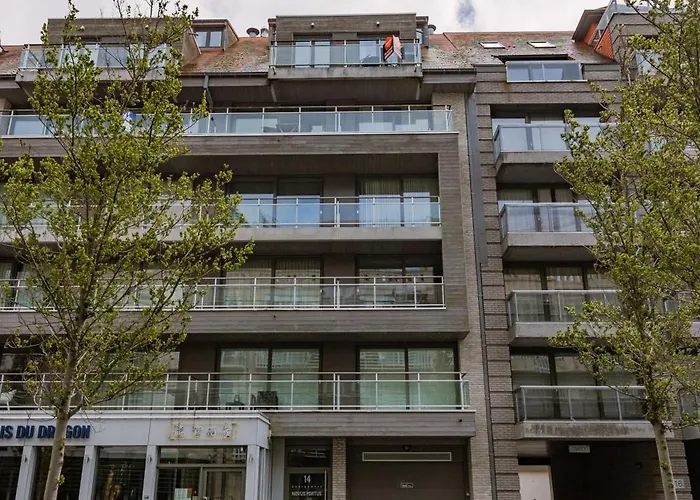 Casiola - Spacious & Light With Double Terrace Appartement Nieuwpoort