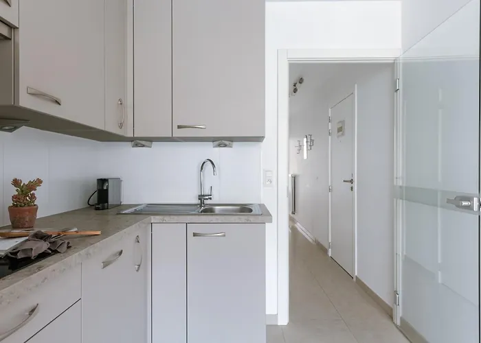 Casiola - Spacious & Light With Double Terrace