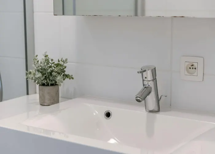 Casiola - Spacious & Light With Double Terrace